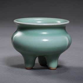 Celadon-glazed tripod incense burner from the Longquan kiln of the Southern Song Dynasty, China.