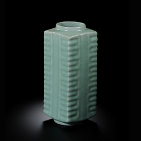 A celadon-glazed cong-shaped vase from the Longquan kiln of the Southern Song Dynasty, China.
