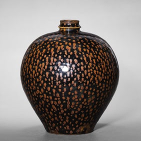 A Cizhou ware bottle with iron rust spots from the Northern Song Dynasty, China
