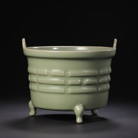 celadon censer with double handles and three legs, made in the Longquan kiln during the Southern