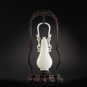 Chinese Qing Dynasty Hetian white jade double-eared covered vase