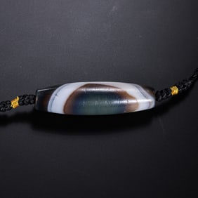 Pure Dzi Bead Necklace from the Tang Dynasty of China