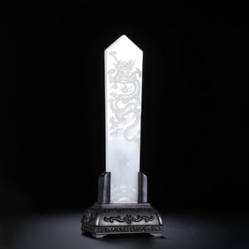 Chinese Qing Dynasty Hetian white jade gui