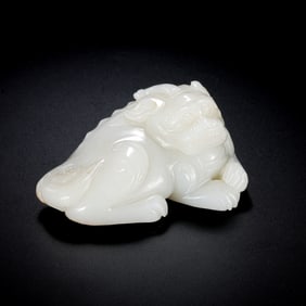 Chinese Qing Dynasty Hetian white jade auspicious beast