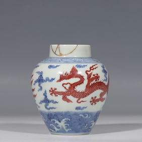 Blue and white porcelain jar with dragon design from the Chenghua period of the Ming Dynasty, China