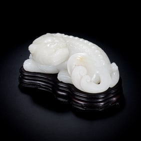 Chinese Qing Dynasty Hetian white jade auspicious beast