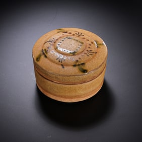 Chinese Tang Dynasty Changsha Kiln Painted Covered Box