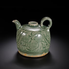 Chinese Northern Song Dynasty Yaozhou Kiln Celadon Ewer with Floral Design
