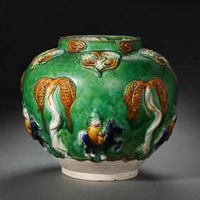 Chinese Tang Dynasty tricolor glazed pottery jar