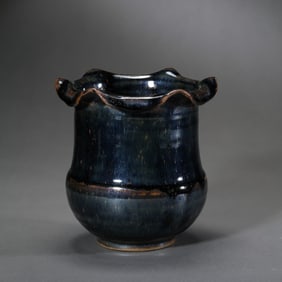 Northern Song Dynasty Cizhou Kiln Black Glazed Flower-Shaped Spittoon