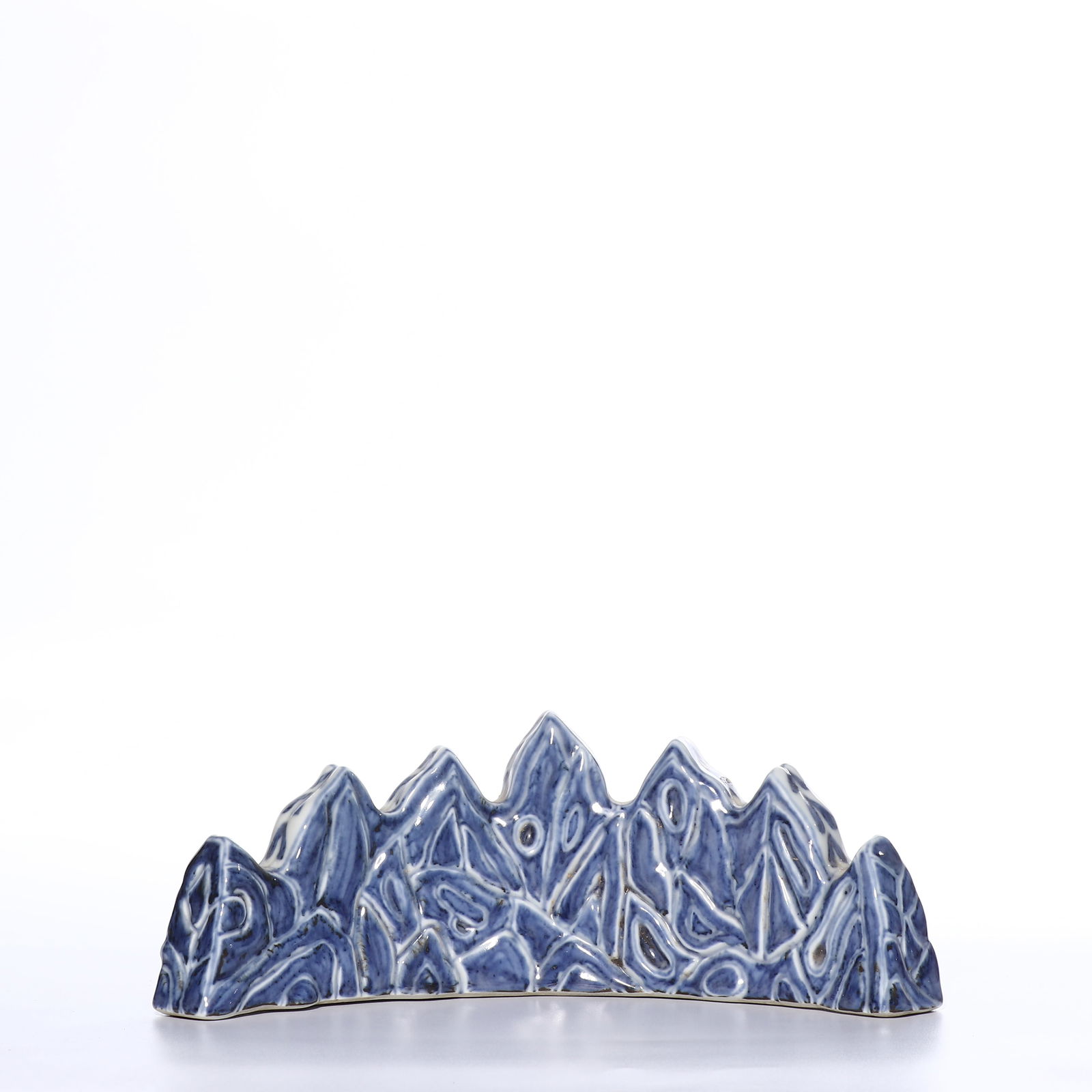 Blue and white porcelain brush rest from the Yongle period of the Ming Dynasty, China (1 of 9)