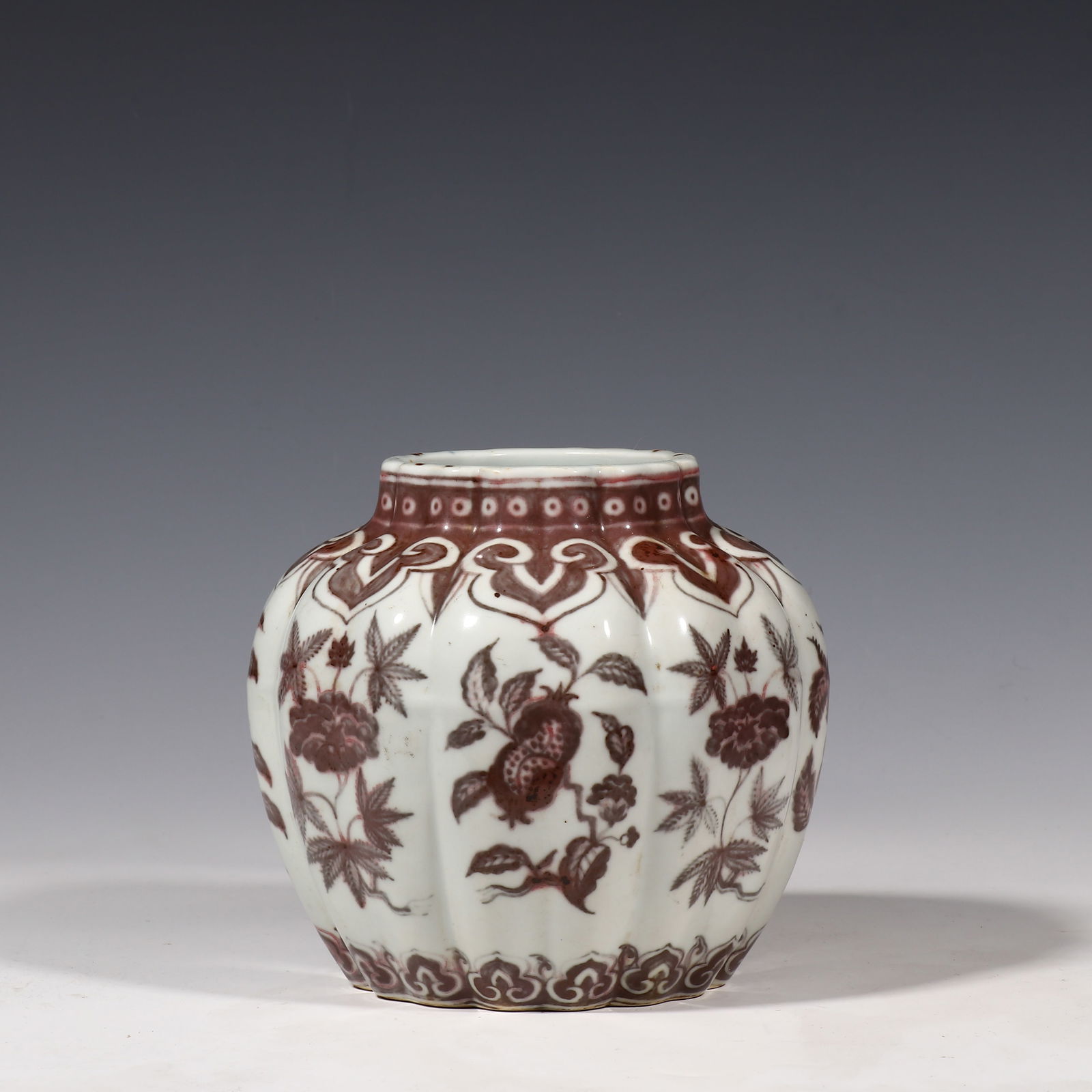 Chinese Ming Dynasty Xuande Period Underglaze Red Pomegranate Pattern Melon-Shaped Jar (1 of 9)