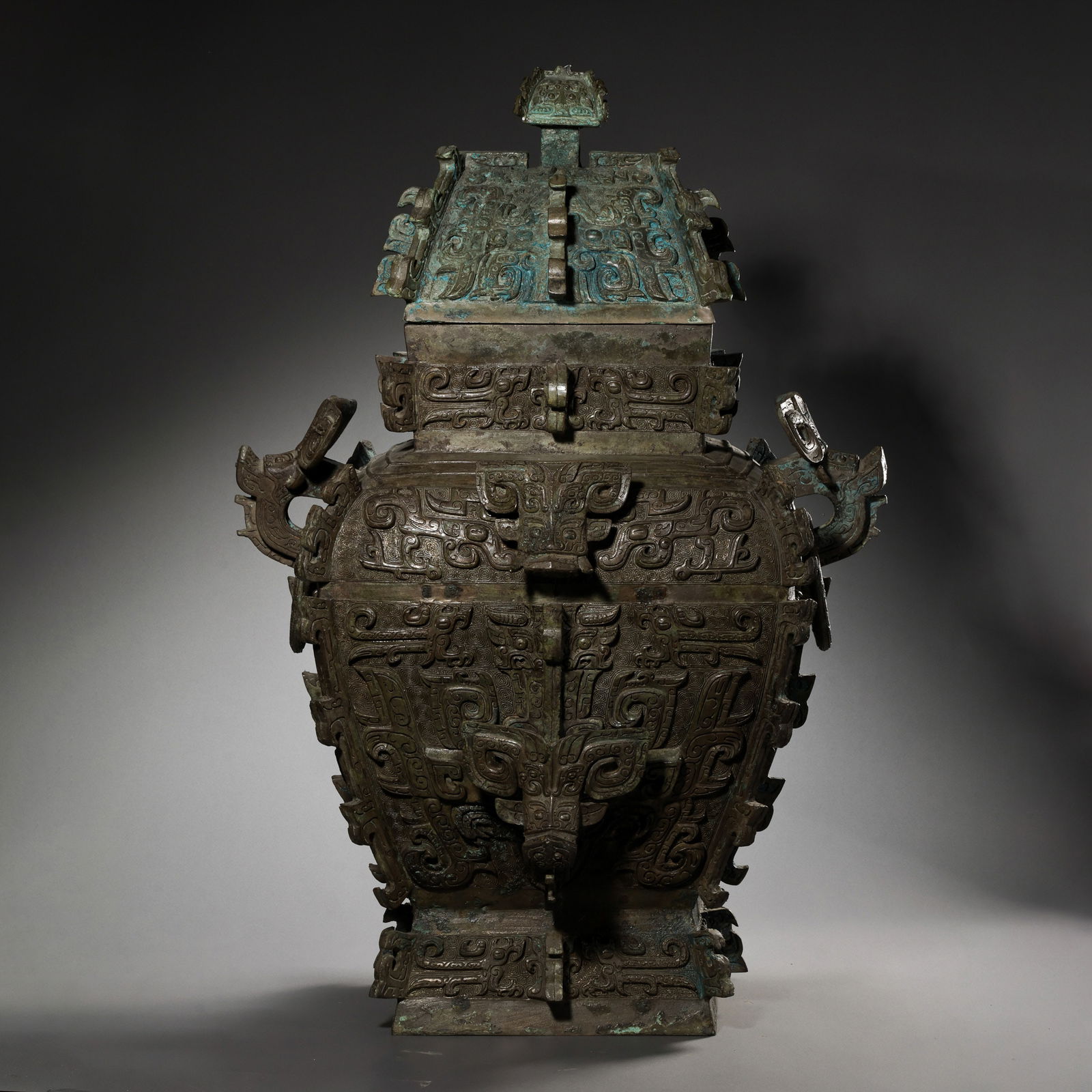 Bronze square zun from the Shang and Zhou Dynasties in China (1 of 17)