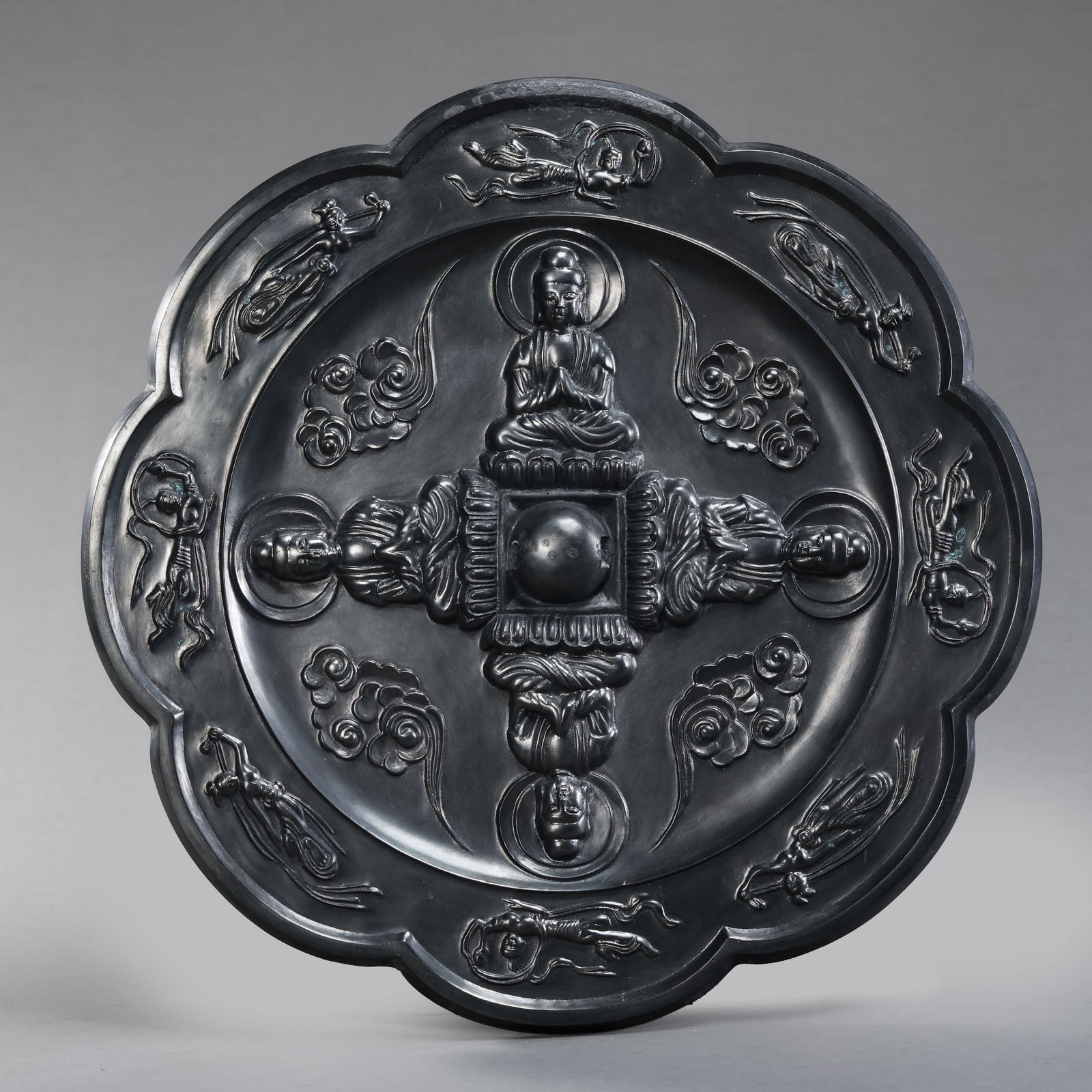 Chinese Han Dynasty bronze mirror (1 of 6)