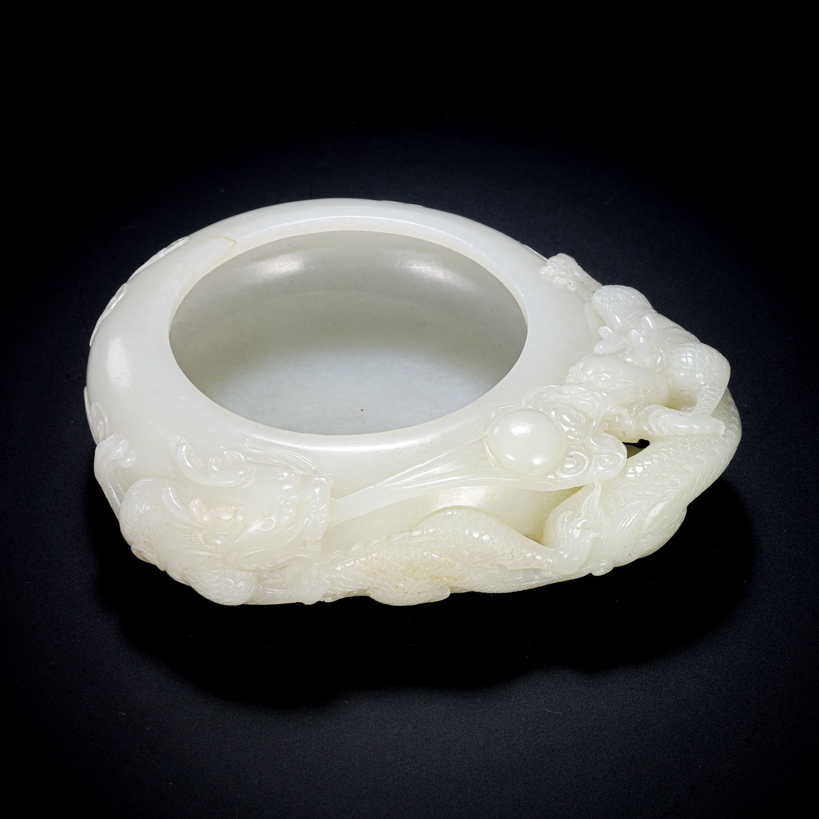 Chinese Qing Dynasty Hetian white jade water basin (1 of 13)