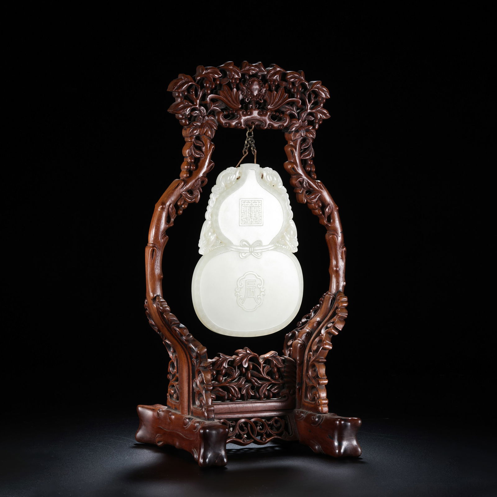 Chinese Qing Dynasty Hetian white jade gourd hanging screen: H. 15.2 cm. W. 10.5 cm.