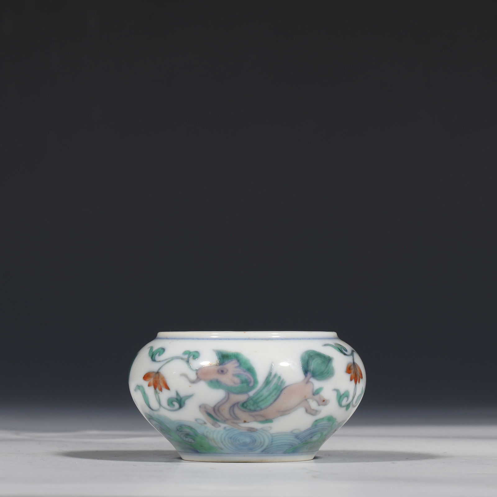 Water dropper with auspicious beast design from the Yongzheng period of the Qing Dynasty, China (1 of 9)