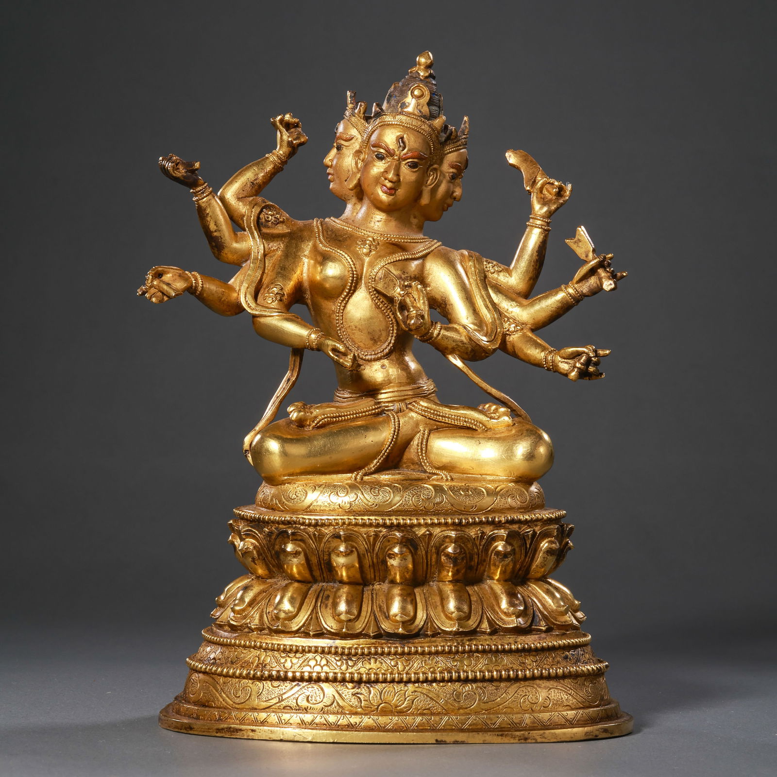 Chinese Ming Dynasty Gilt Bronze Seated Buddha Statue: H. 19 cm. W. 13 cm. Weight. 1800 gram.