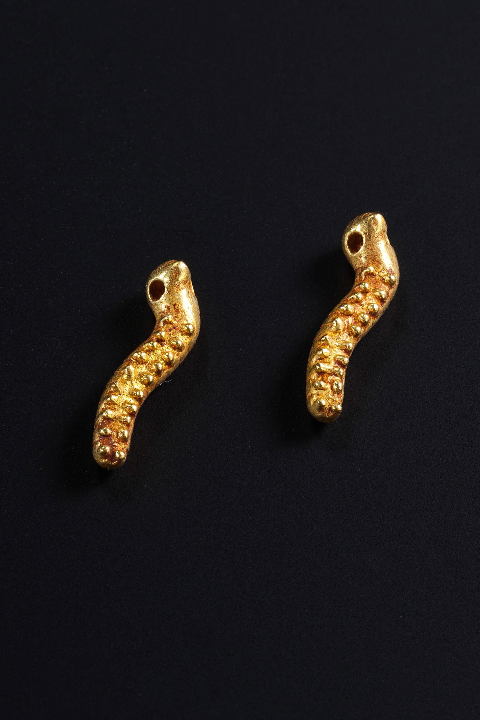 A set of pure gold accessories from the Qing Dynasty of China (1 of 7)