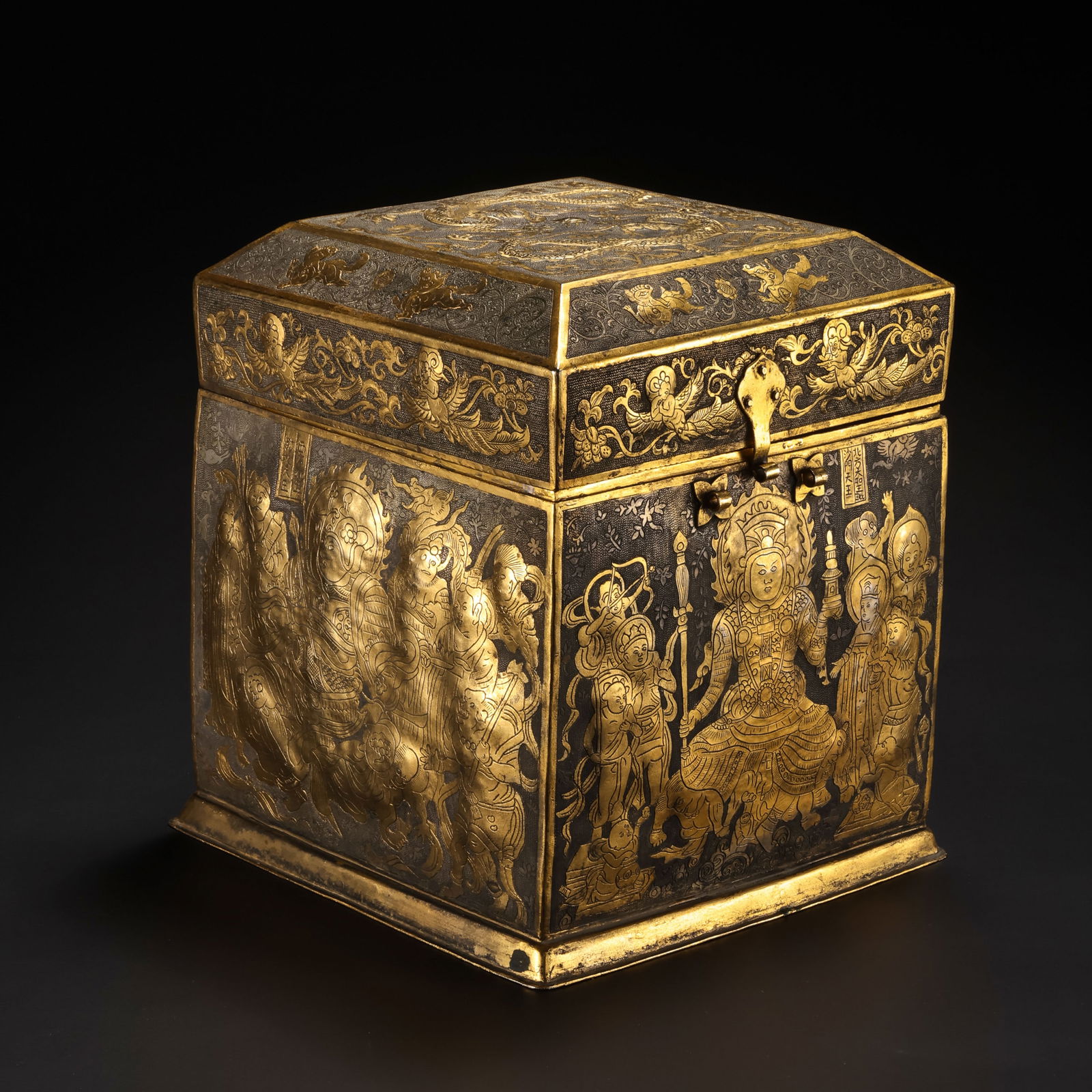 A square covered jar with silver gilt from the Liao Dynasty, China. (1 of 9)