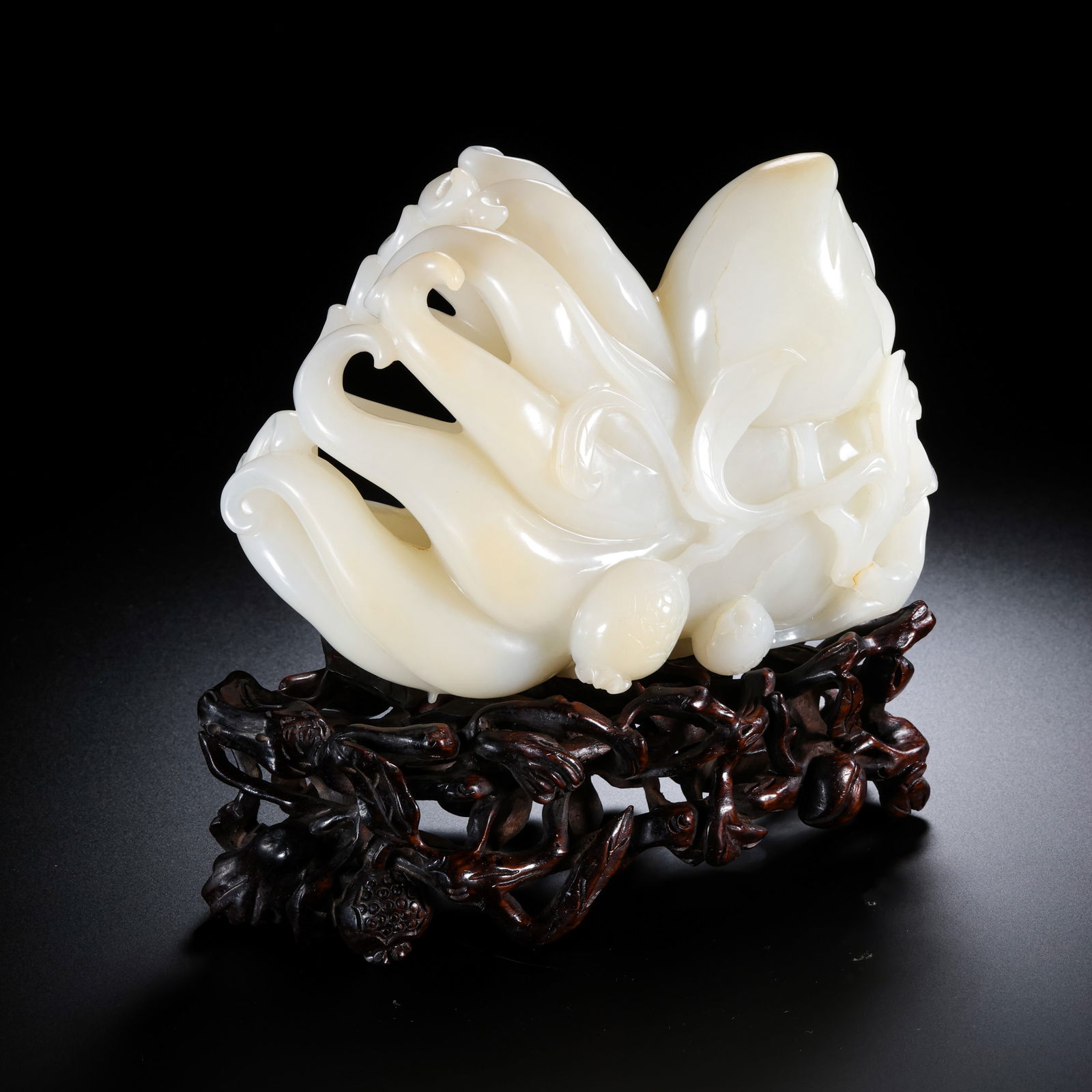 Chinese Qing Dynasty Hetian white jade Buddha head ornament: H. 17.8 cm. H. 8 cm. W. 17.5 cm. Weight. 1781 gram.