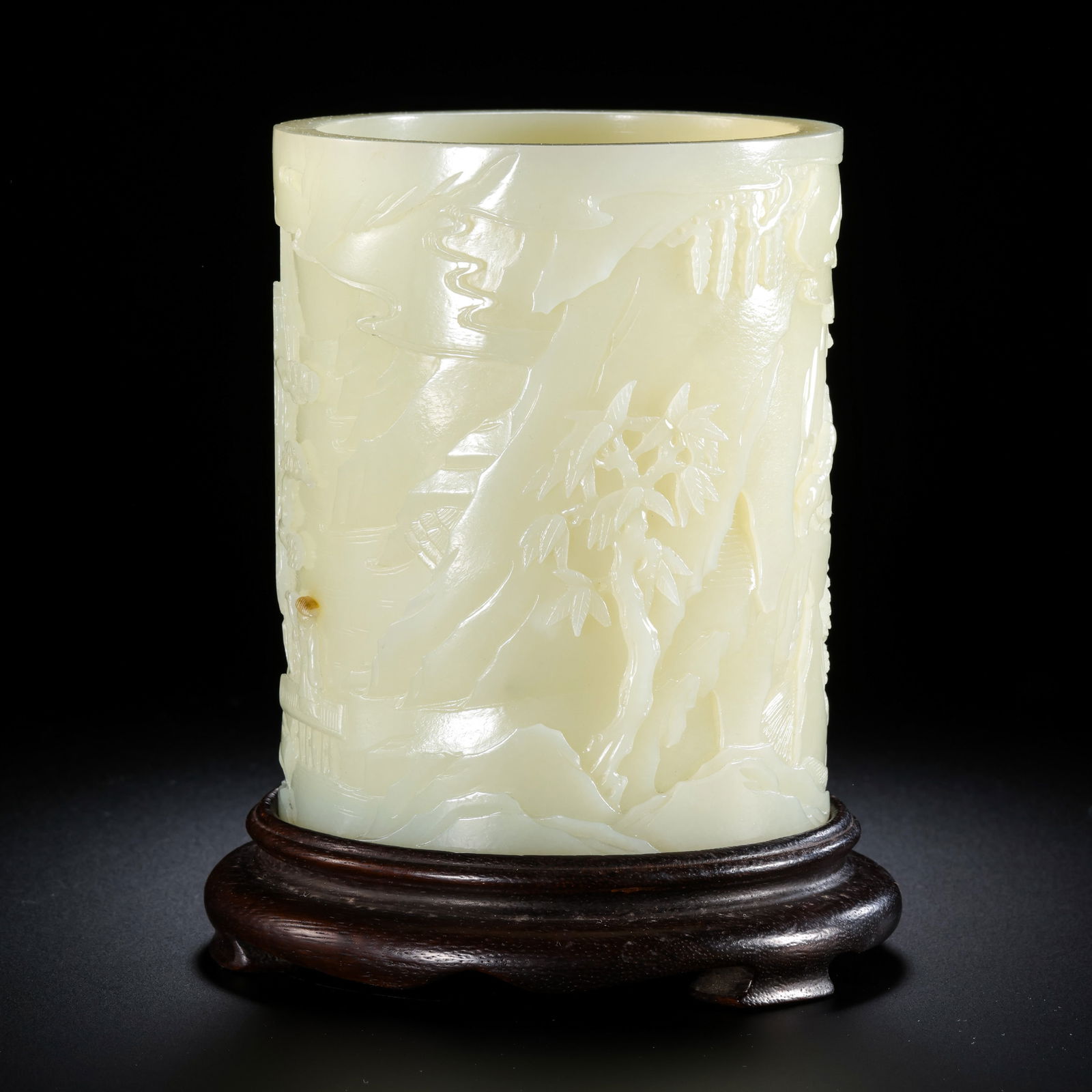 Chinese Qing Dynasty Hetian white jade exquisitely carved pen holder: H. 16.6 cm. Diam. 11.2 cm. H. 13.7 cm. Weight. 1001 gram.