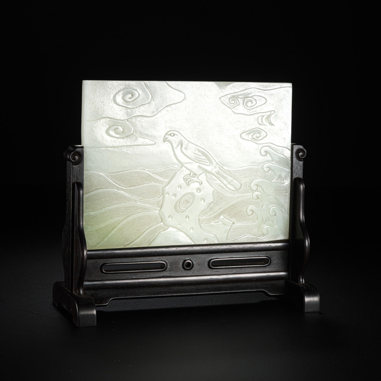 Chinese Qing Dynasty Hetian white jade screen: H. 12.3 cm. H. 8.9 cm. L. 12.6 cm. Weight. 217 gram.