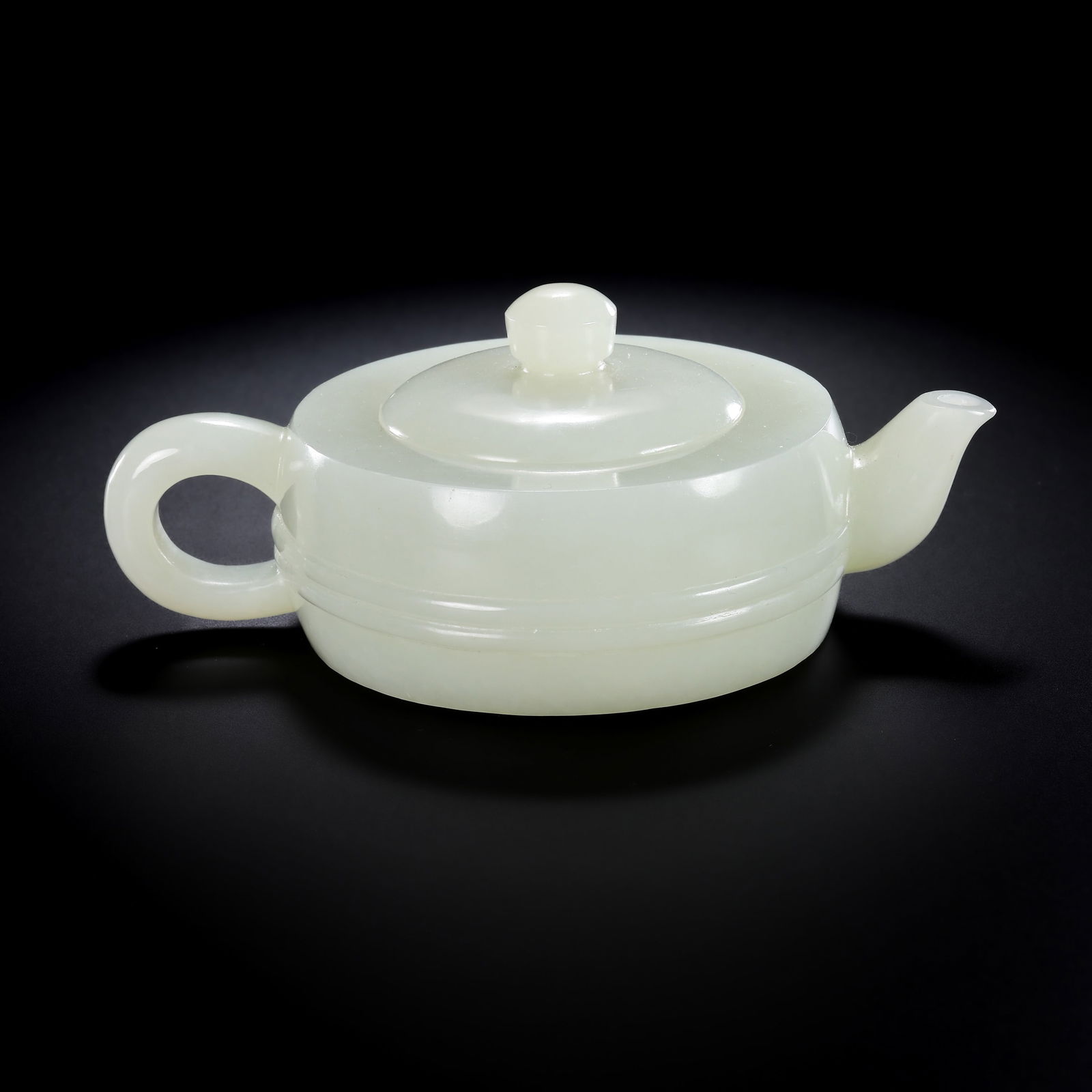 Chinese Qing Dynasty Hetian white jade ewer (1 of 9)