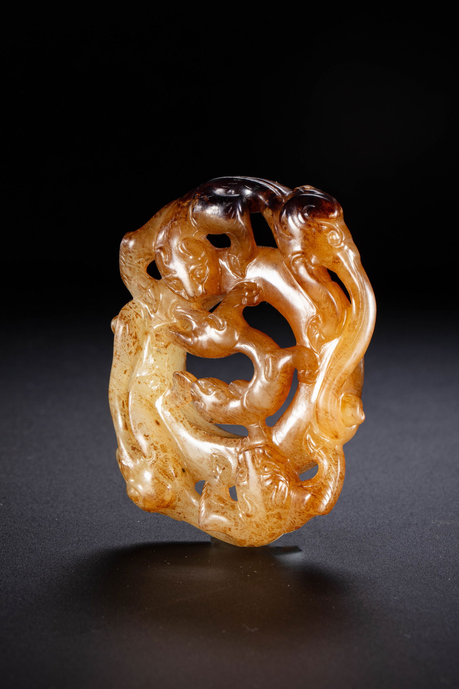 Chinese Han Dynasty Jade Chicken Heart Pendant (1 of 7)