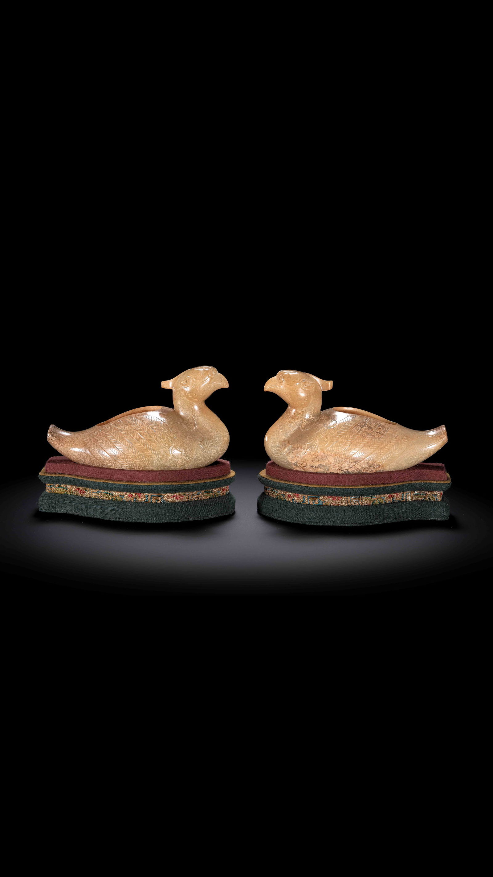 A pair of Chinese Han Dynasty jade phoenixes (1 of 12)