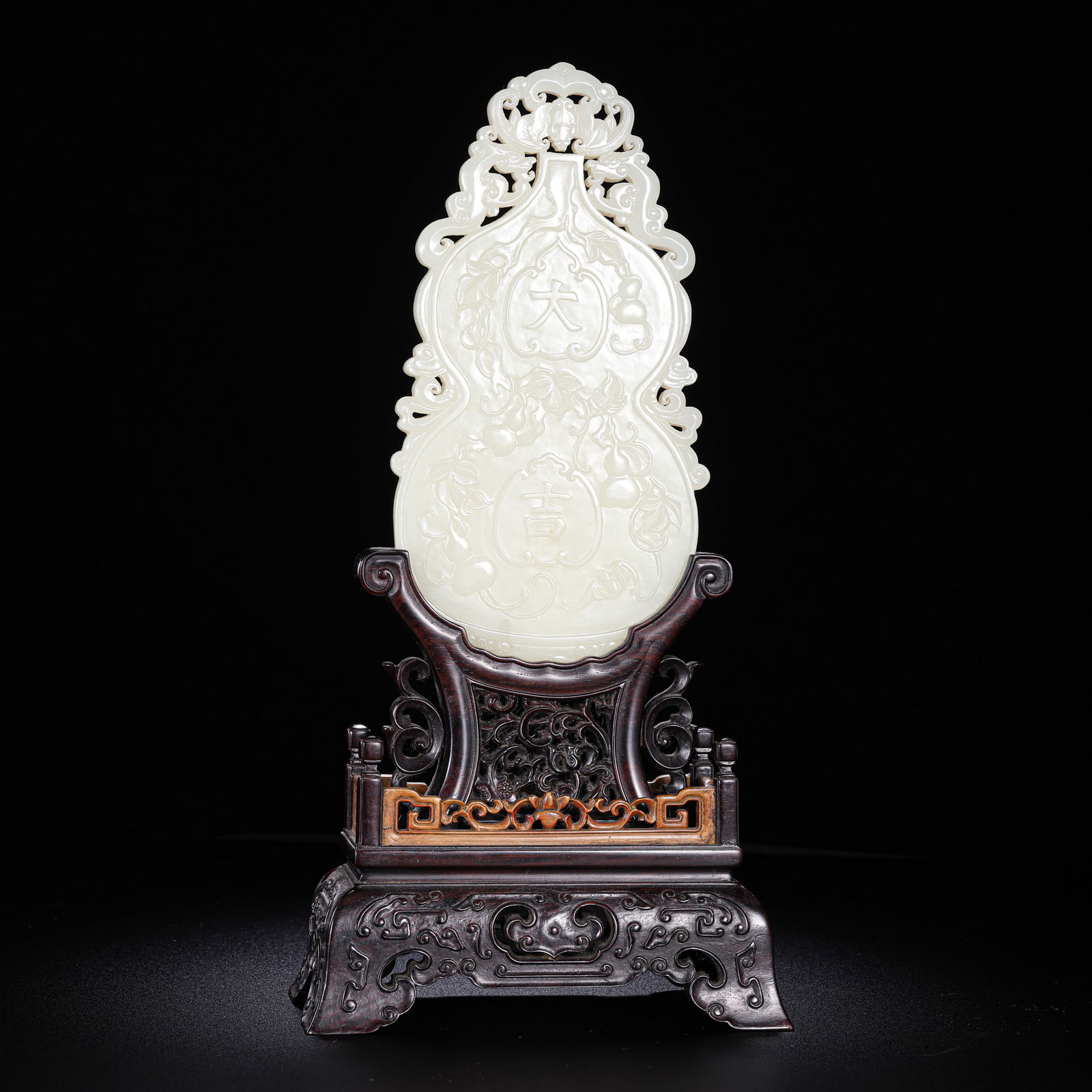 Chinese Qing Dynasty Hetian white jade screen (1 of 9)