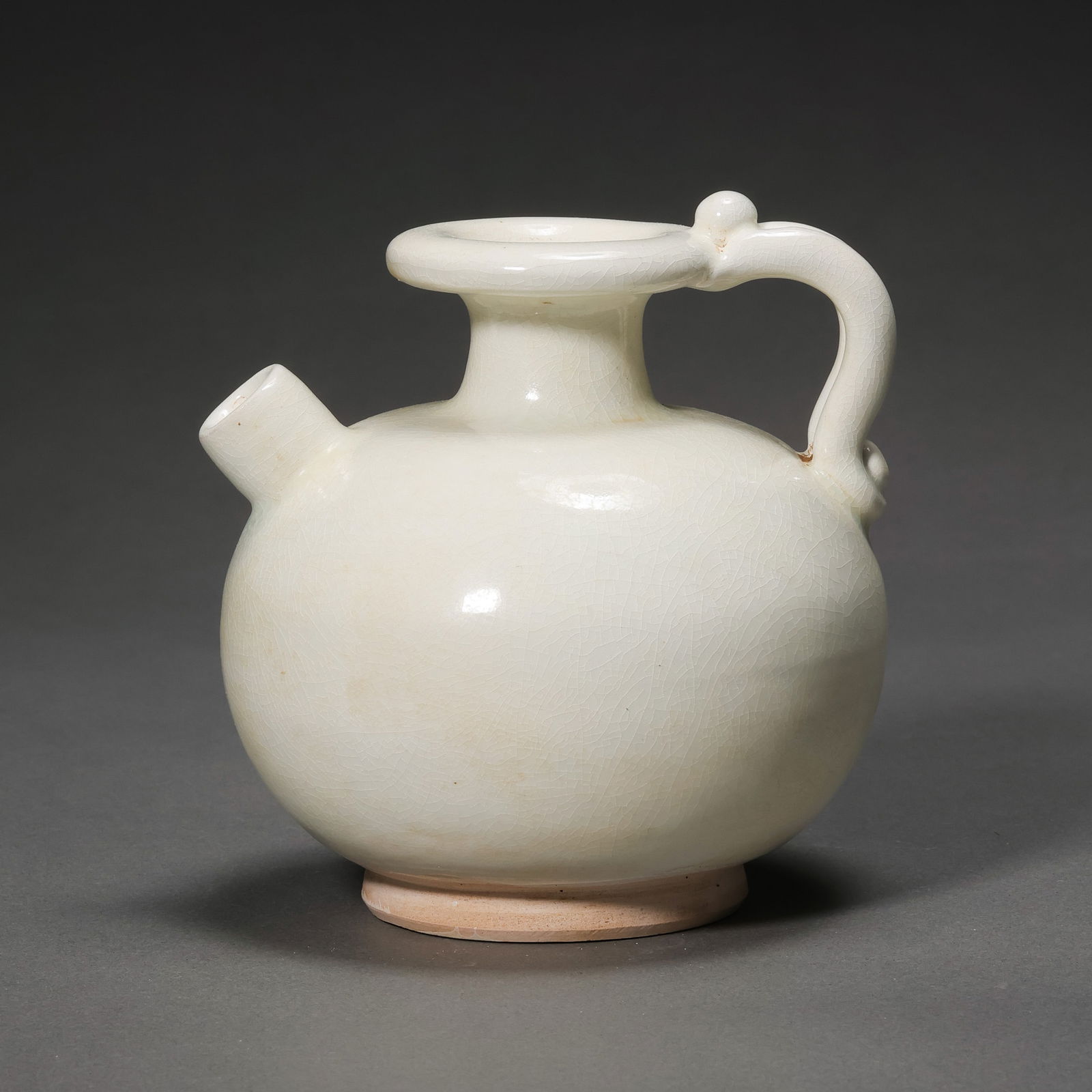 White porcelain ewer from Gongxian kiln, Tang Dynasty, China (1 of 9)