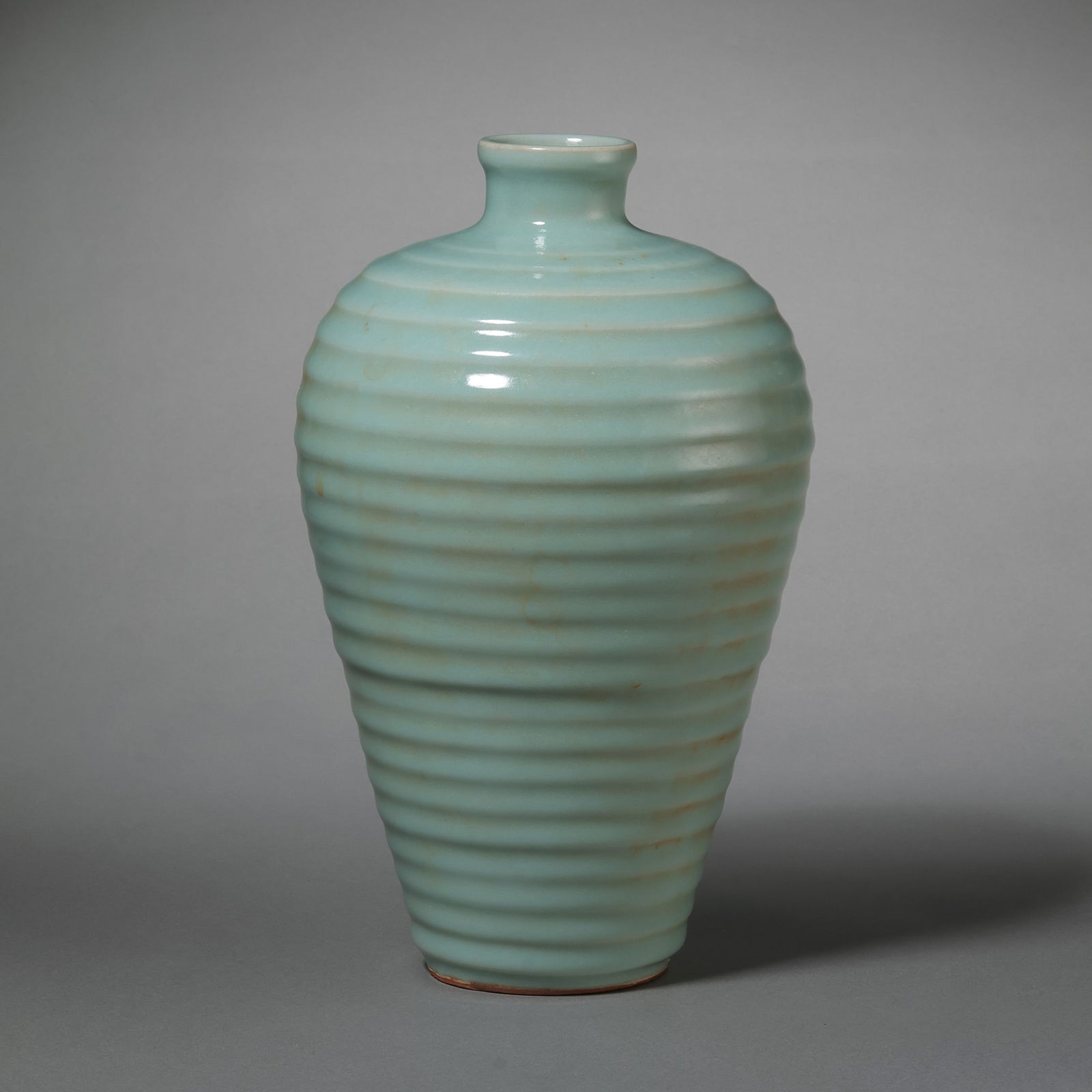 Southern Song Dynasty Longquan kiln celadon plum vase with string pattern (1 of 7)