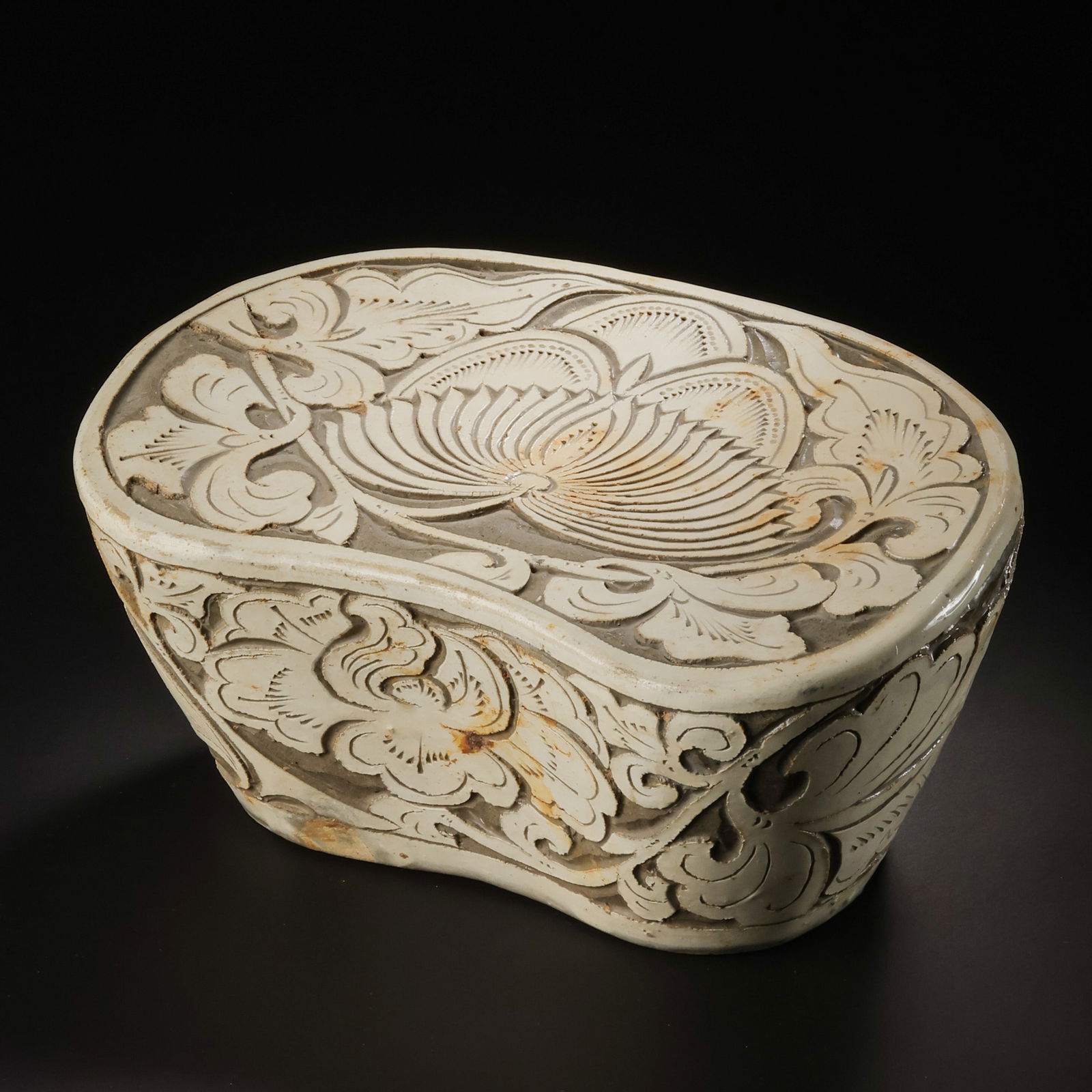 Northern Song Dynasty Cizhou Kiln White Glazed Carved Floral Pattern Pillow (1 of 8)