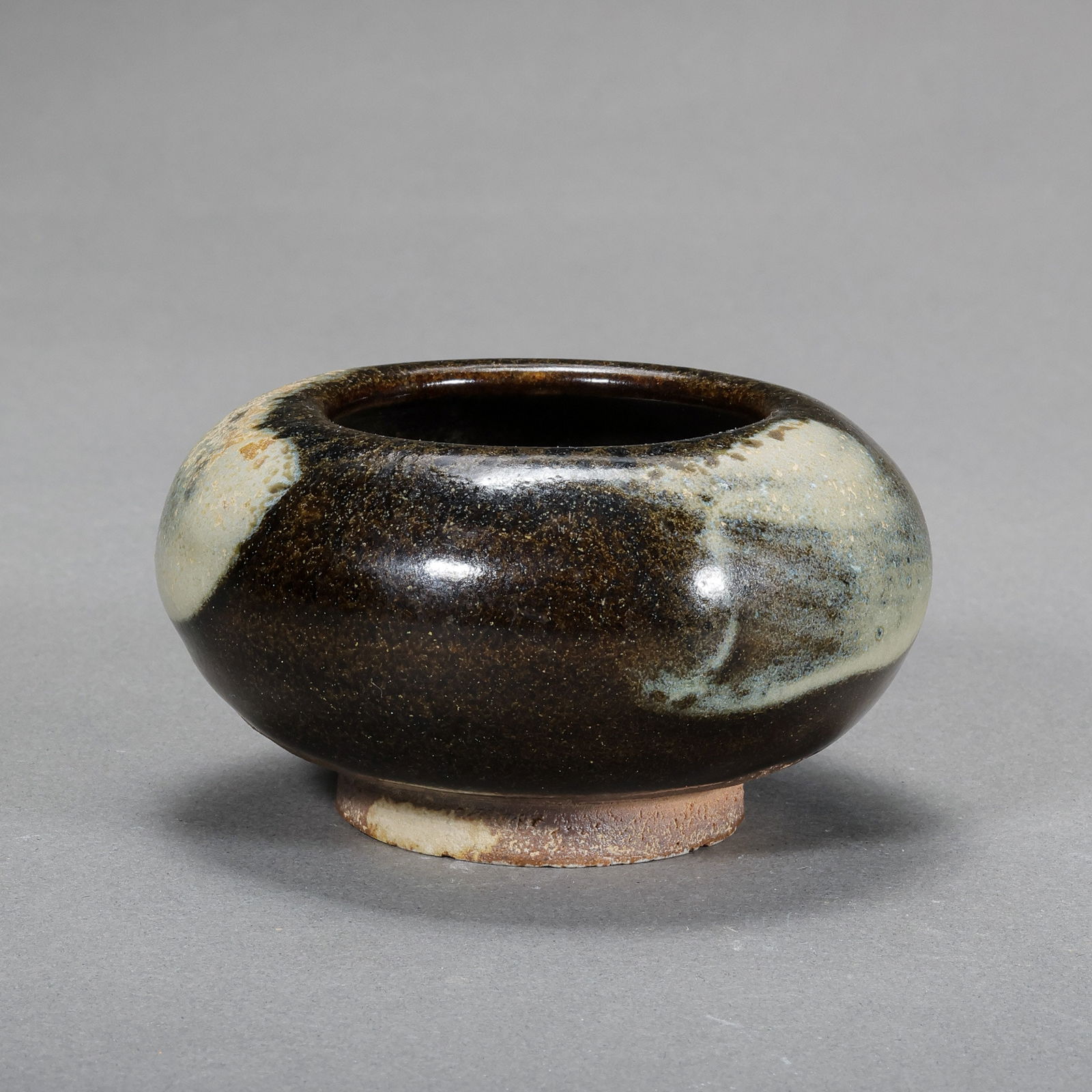 Chinese Tang Dynasty Lushan Flower Glazed Water Bowl (1 of 7)