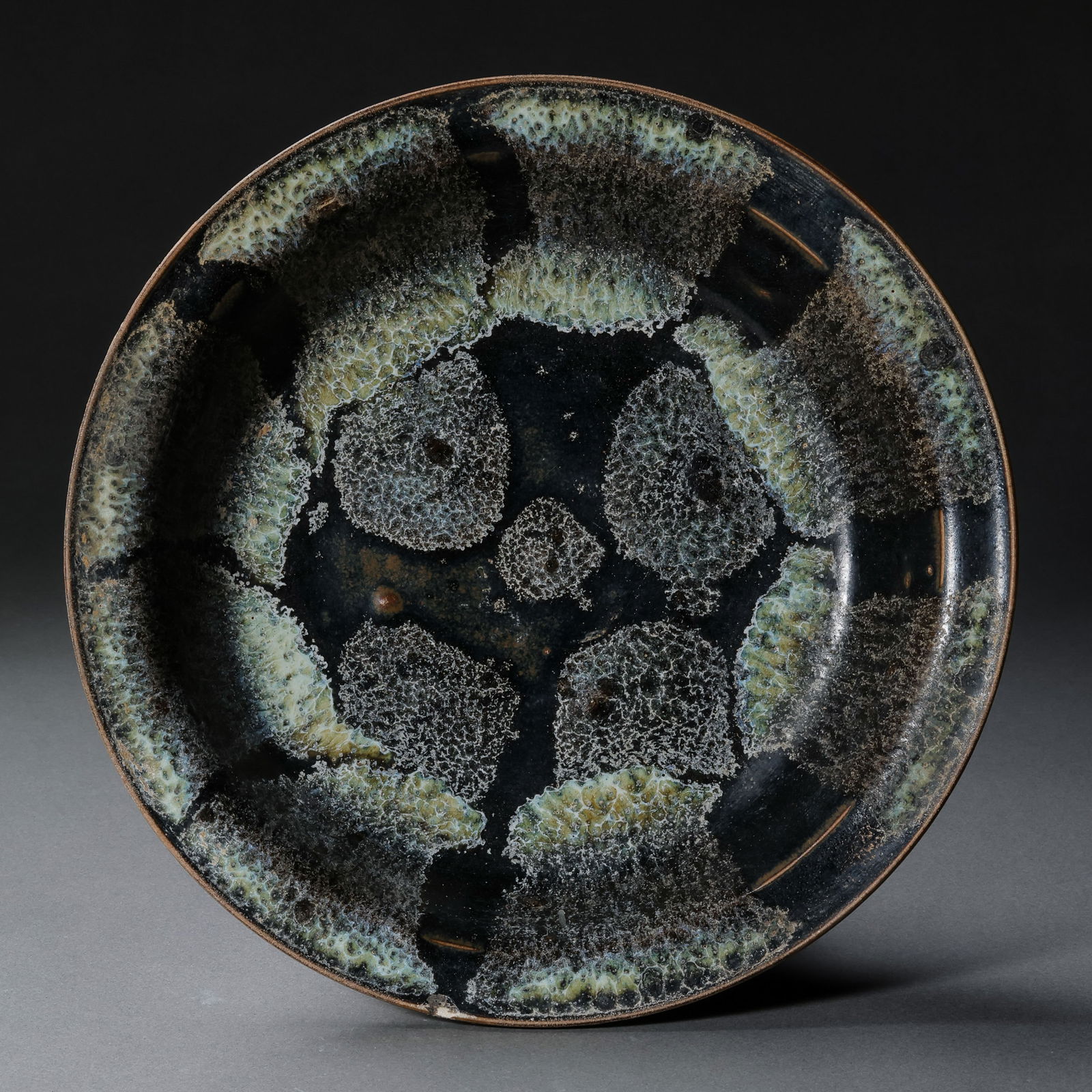 Chinese Tang Dynasty Lushan Flower-glazed Fold-rimmed Plate (1 of 13)