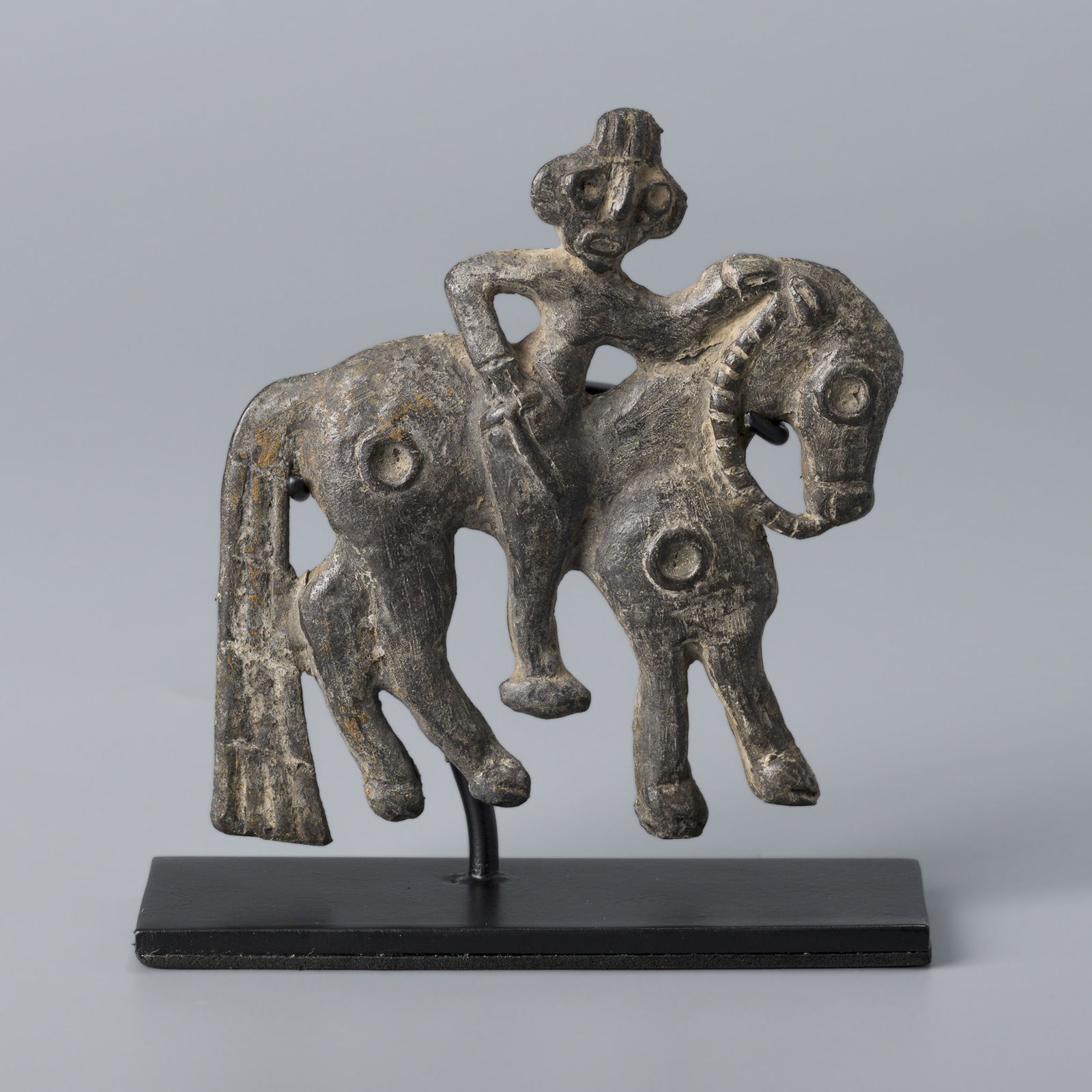 West Asian bronzes: H. 8 cm. L. 7.5 cm. Weight. 78 gram.