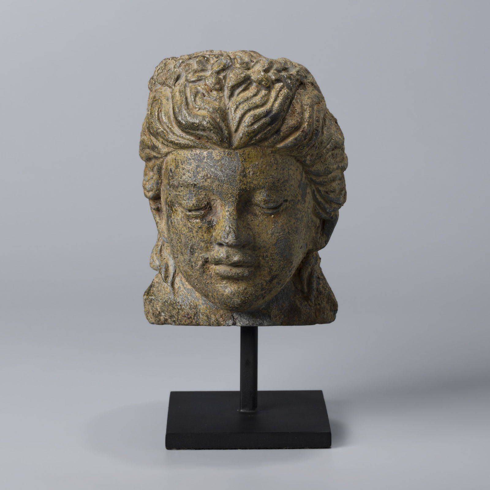 West Asian stone human head: H. 16 cm. W. 12.5 cm. Weight. 3500 gram.