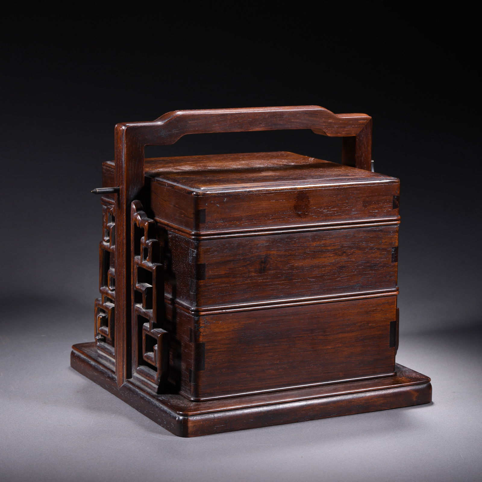 Chinese Qing Dynasty Rosewood Handle Box: H. 20 cm. L. 19.5 cm.