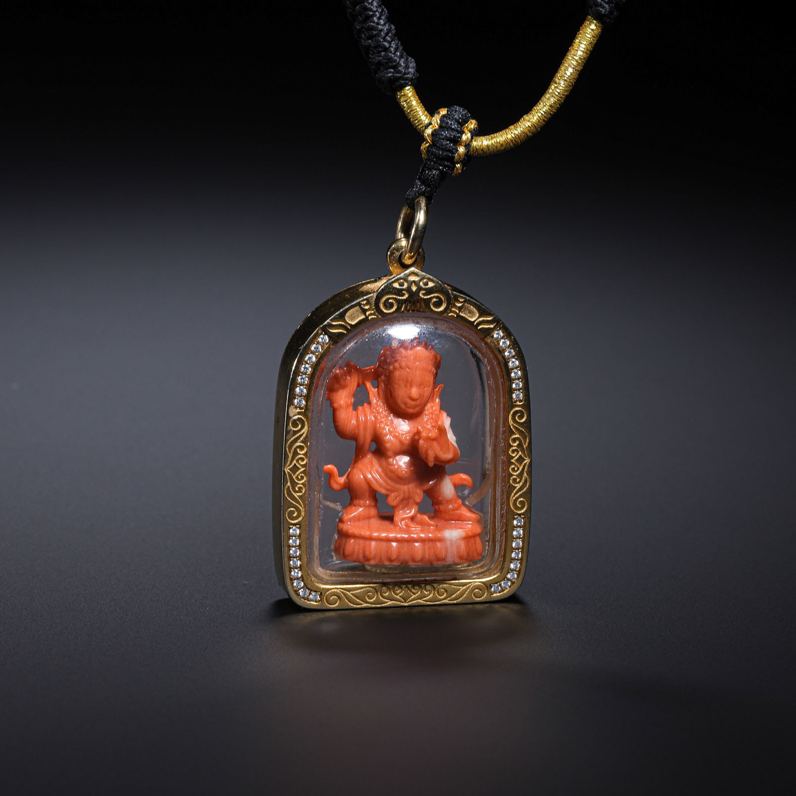 Chinese Qing Dynasty Coral Buddha Necklace: L. 4 cm. W. 2.8 cm. Weight. 20.4 gram.