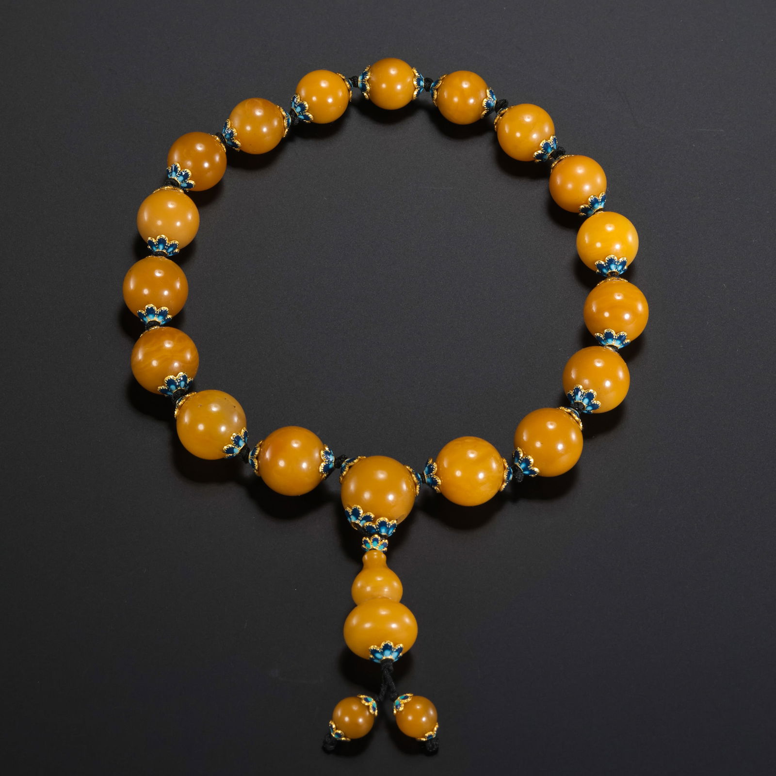 Chinese Qing Dynasty Tianhuang Handheld: L. 23.5 cm. Diam. 2 cm. Diam. 1.5 cm. Weight. 84 gram.