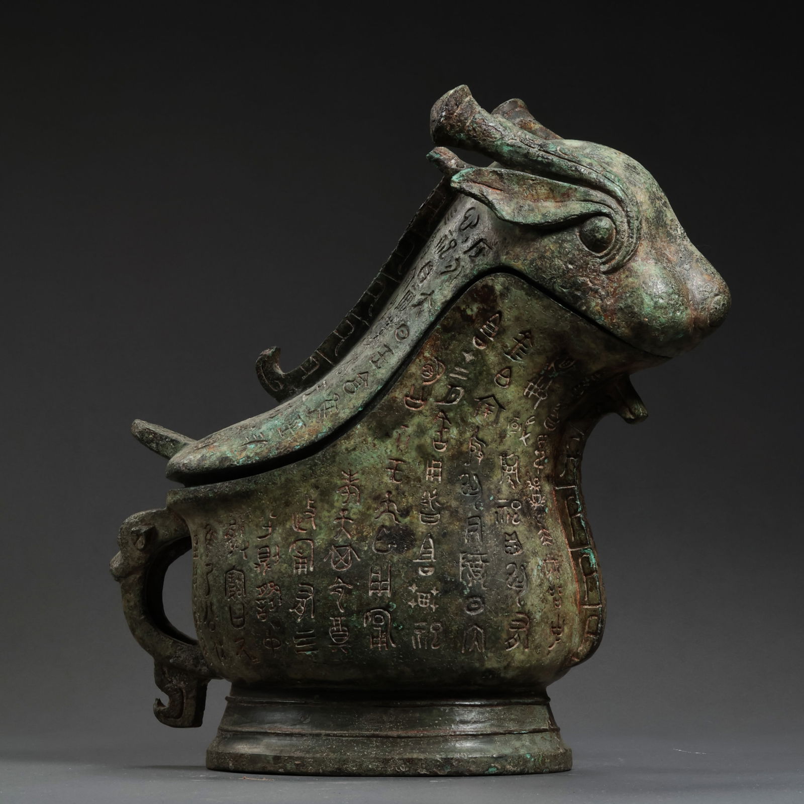 Bronze artifacts from the Shang and Zhou dynasties in China: /