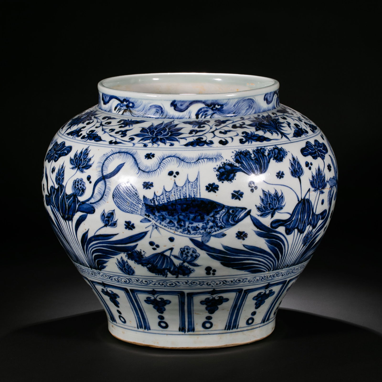 Chinese Yuan Dynasty Blue and White Porcelain Jar with Fish and Algae Design: H. 30 cm. W. 22 cm.