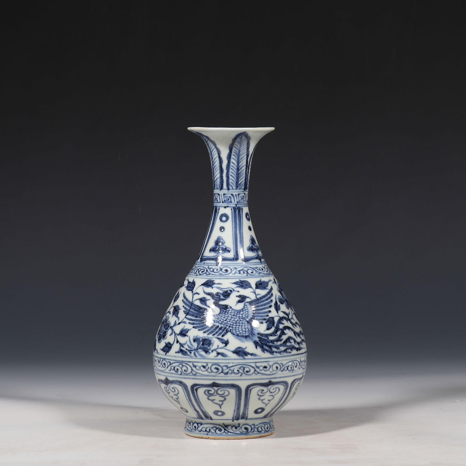 Chinese Yuan Dynasty Blue and White Phoenix Pattern Yuhuchun Vase: H. 26.3 cm. W. 11.2 cm.