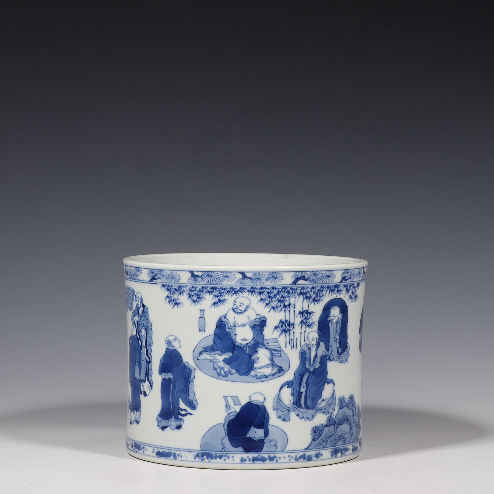 Chinese Qing Dynasty Blue and White Porcelain Brush Pot with Figure and Story Design: H. 15.4 cm. Diam. 19.4 cm.