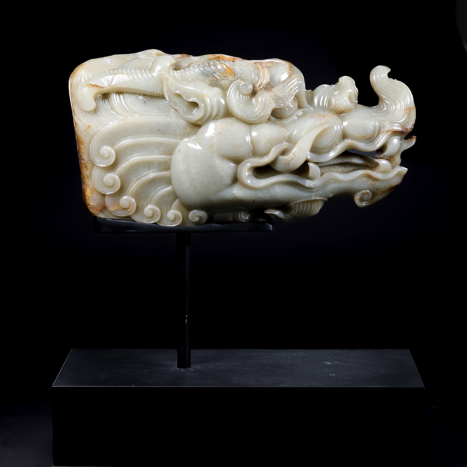 Chinese Tang Dynasty Hetian white jade dragon head: H. 21 cm. L. 40 cm. Weight. 12668 gram.