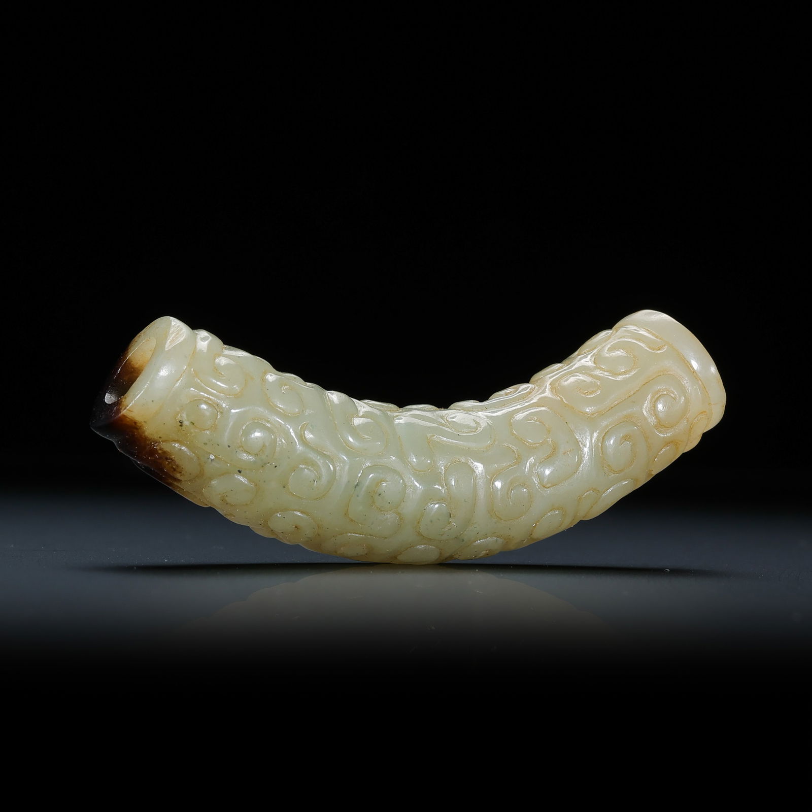 Jade pendant with cloud pattern from the Warring States period of China: L. 6 cm. Weight. 20 gram.