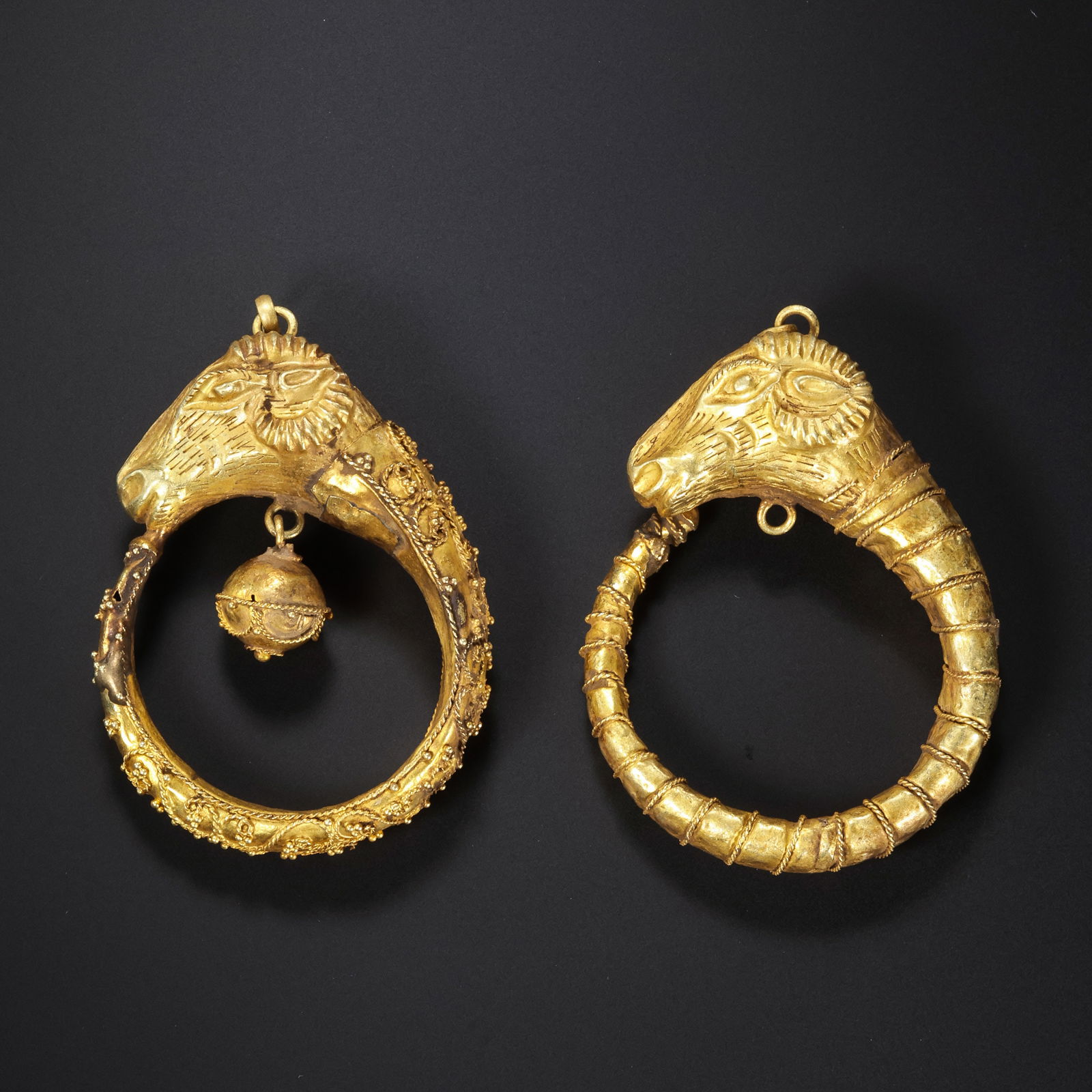 Ancient Persian culture pure gold ram's head pendant: H. 5.5 cm. W. 4.2 cm. Weight. 30 gram.