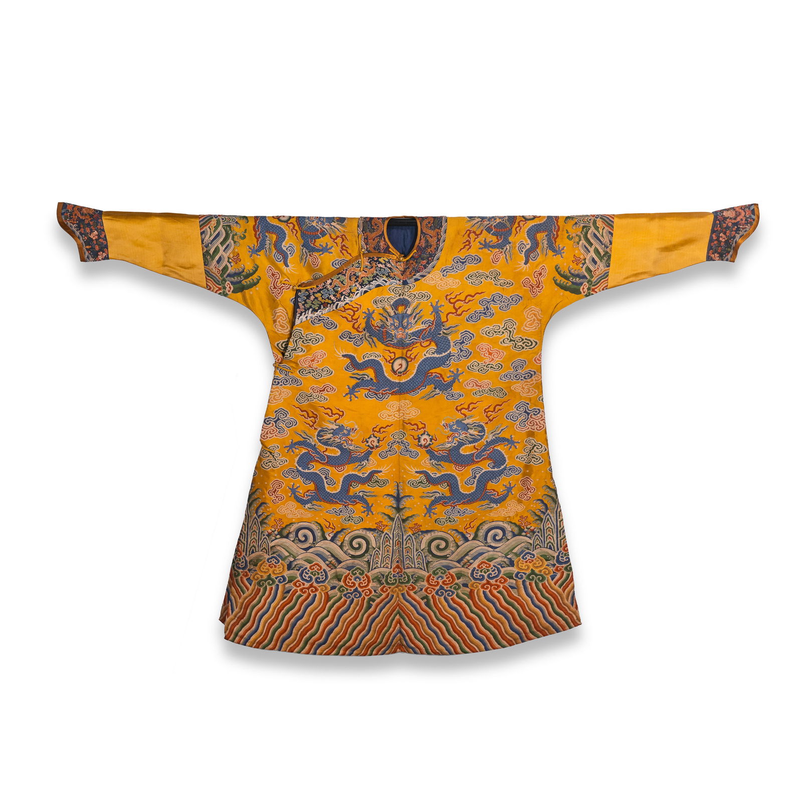 Chinese Qing Dynasty silk dragon robe (1 of 10)