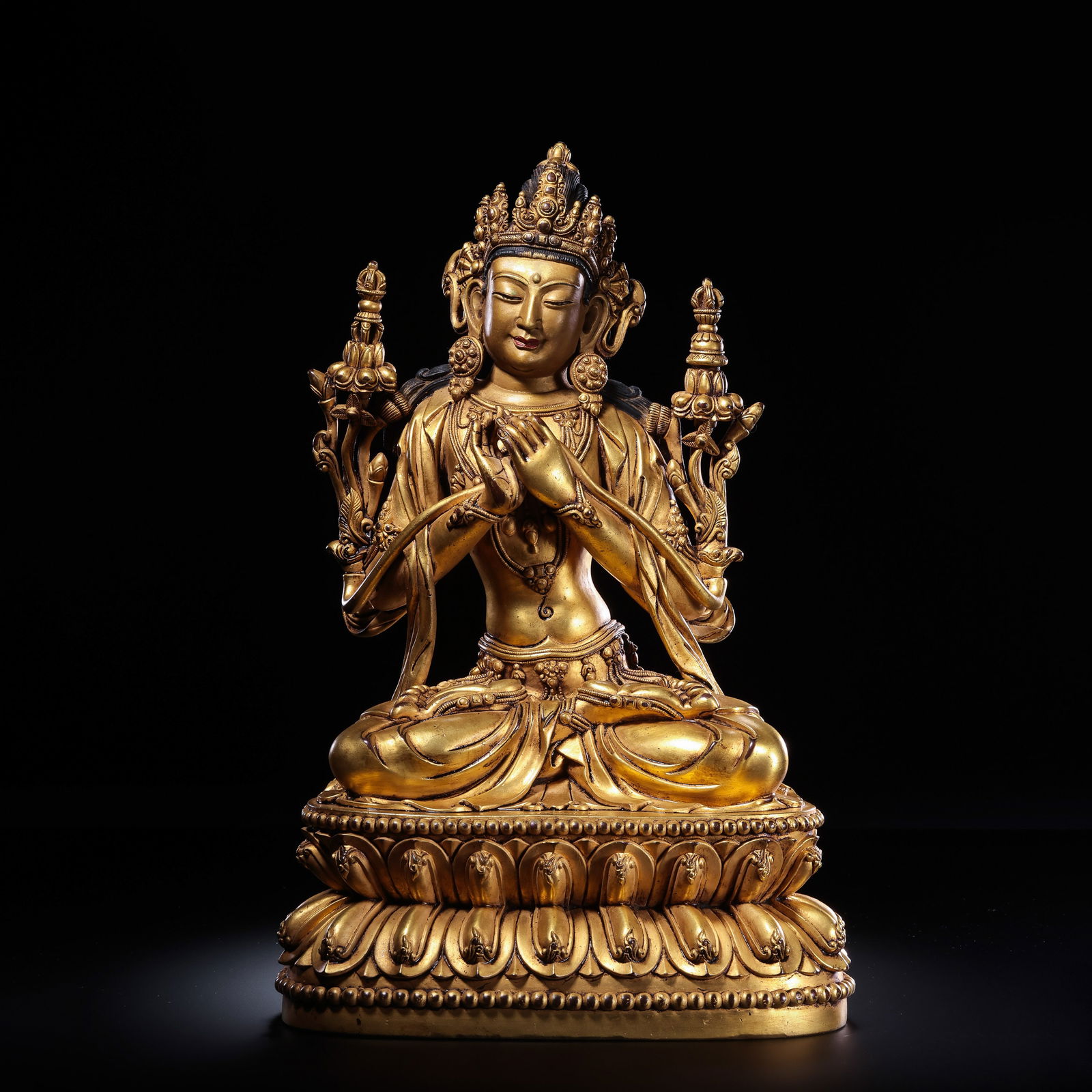 Gilt Bronze Seated Buddha Statue from the Yongle Period of the Ming Dynasty in China: H. 28 cm. W. 18 cm. Weight. 4049 gram.